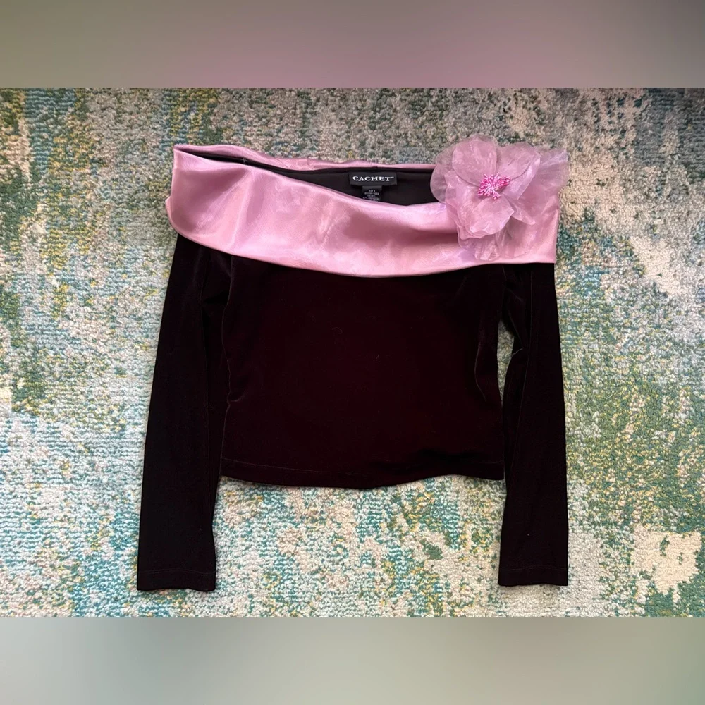 Vintage 90s Cachet black velvet off-the-shoulder pink organza flower top, size - Picture 4 of 9
